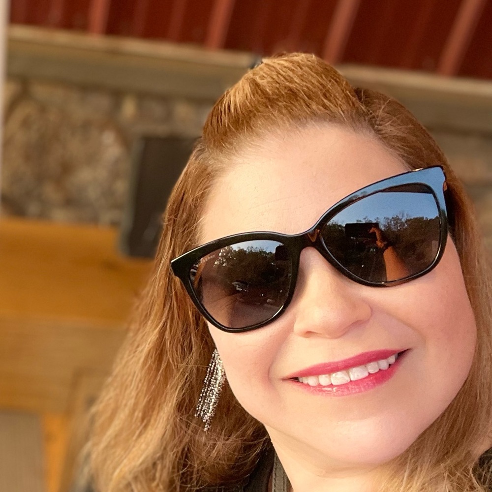 Meet your Posher, Stacy